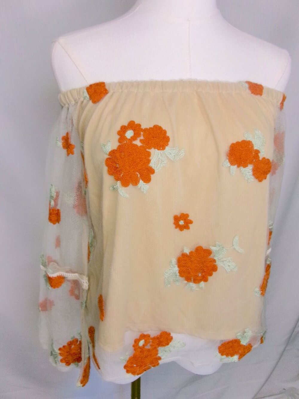 GB Off Shoulder Embroidered Mesh Boho Top Small Floral Bell Sleeve Festival